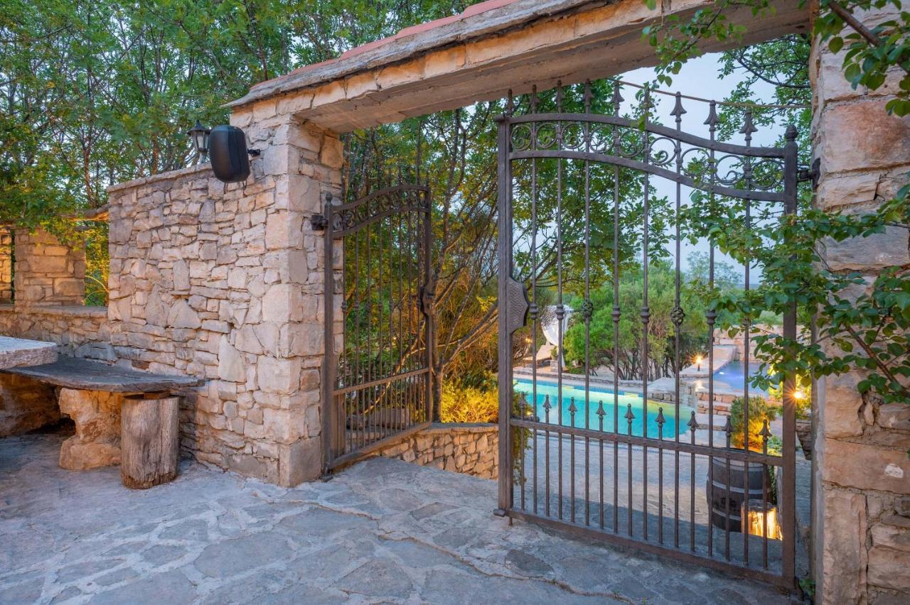 Nono Ban Hotel & Villa Gornji Humac Exterior foto